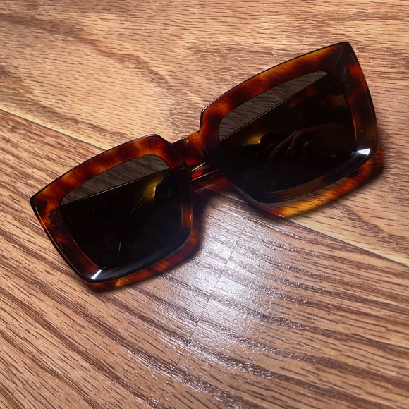 Celine Sunglasses with soft case - Picture 5 of 16